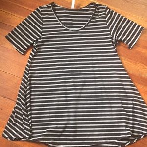 Women’s Lularoe Perfect Tee